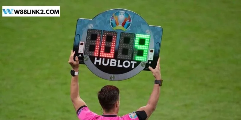 Các quy định về thay người trong bóng đá rất cụ thể.